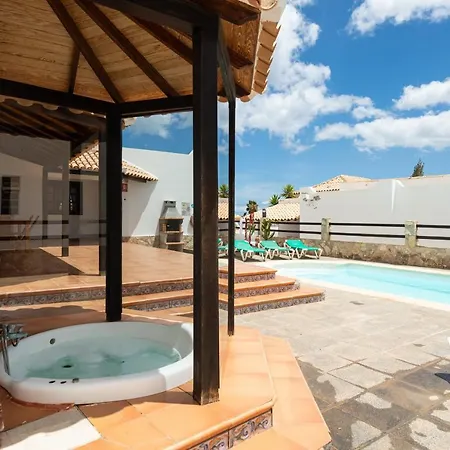 Lobos Con Piscina Privada Y Jacuzzi Villa Caleta De Fuste
